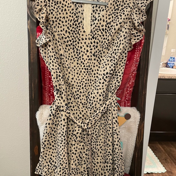 Leopard Romper - Picture 2 of 2